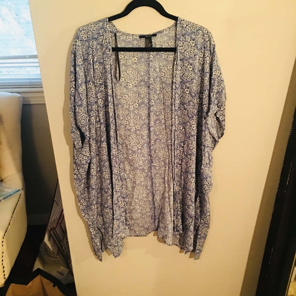 Flirty blue and white kimono 🦋